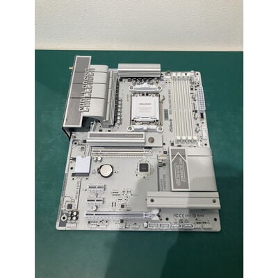 【浦添城間店(沖縄)】中古  ASRock B850 Challenger WiFi White (B850 AM5 ATX) 4780001434 
