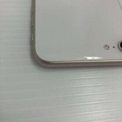 【秋葉原本店】中古  【国内版SIMフリー】Apple iPhoneSE 4.7インチ (第3世代) 64GB (スターライト) NMYD3J/A 202010 