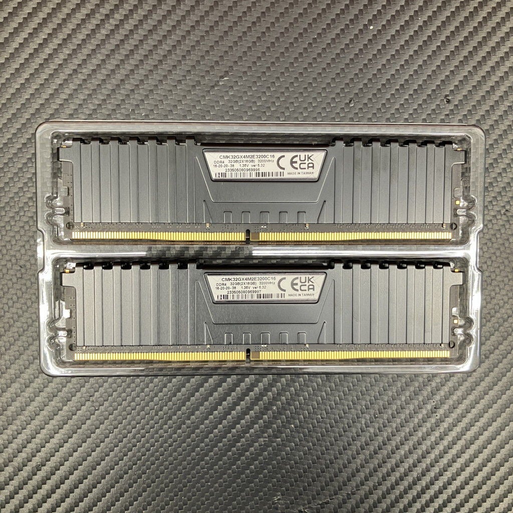 中古 16GB 2枚組(合計32GB) PC4-25600/DDR4-3200 デスクトップ用