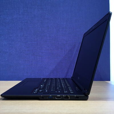 【松山環状枝松店】中古  FUJITSU LIFEBOOK U7410 (INTEL Core i5 10310U 1.7GHz/16GB/SSD256GB/-/オンボード/14/1366x768/Wi-Fi/WEBCAM/W11H64) 180534 