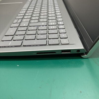 【浦添城間店(沖縄)】中古  DELL inspiron (i7-11390H/8GB/SSD512GB/W10P) 4780001454 