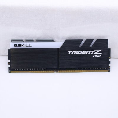 【通販センター】中古  PC4-25600 8GB デスクトップ用(DDR4-3200) 140727 