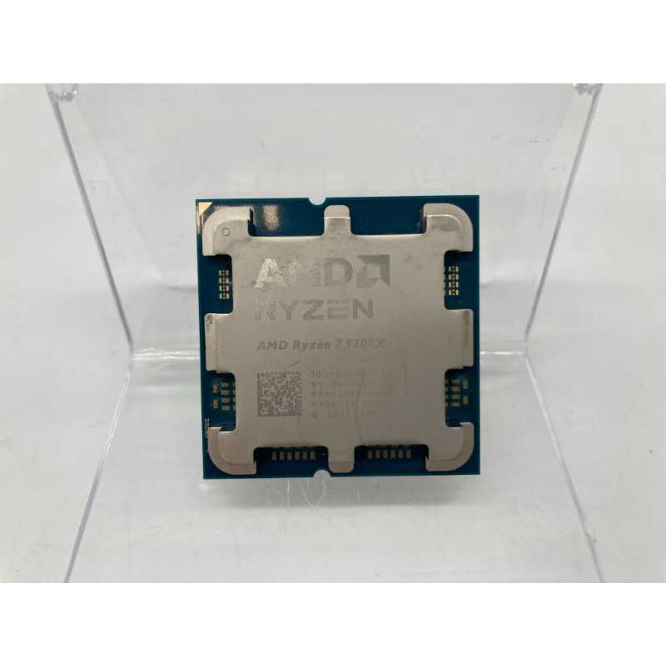 中古 AMD Ryzen 7 9700X (AM5/3.8GHz/40M/C8/T16/65W) 4640002377