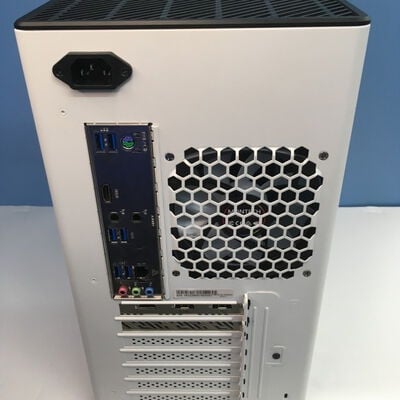 【博多店】中古  自作パソコン (Ryzen 5 5600/32GB/SSD500GB+500GB+256GB/RX9060XT 16GB/OSなし) 3310006518 