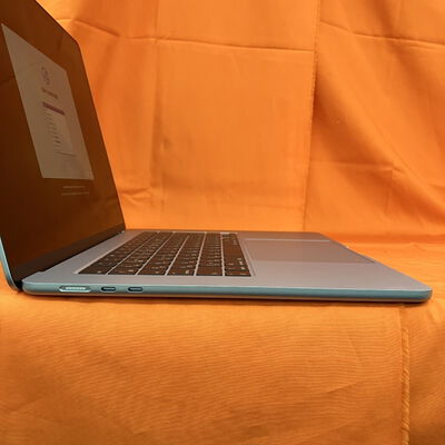 【なんば店】中古  Apple MacBook Air 15インチ (M4(CPU:10C/GPU:10C) 16GB/256GB) スカイブルー MC7A4J/A(M4 2025) 4720001359 