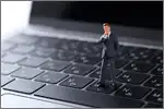 ノートパソコンのキーボード掃除で必要な道具や手順、注意するポイントなどをご紹介