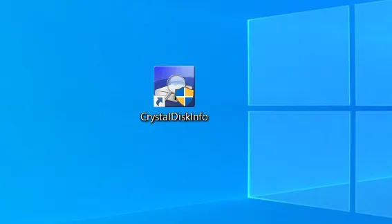 CrystalDiskInfo（クリスタルディスクインフォ）は以下のアイコンをダブルクリックする事で使用することが出来ます。