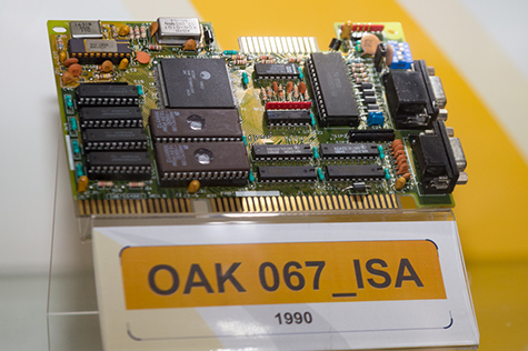 1990年にPalitが生産した「OAK 067_ISA」。昔なつかしいOak TechnologyのISAバス製品でPalitが製造した製品としては2つめにあたるそうです。当時Palitを知らなくてもOak Technologyをご存じの方はいらっしゃたかもしれません