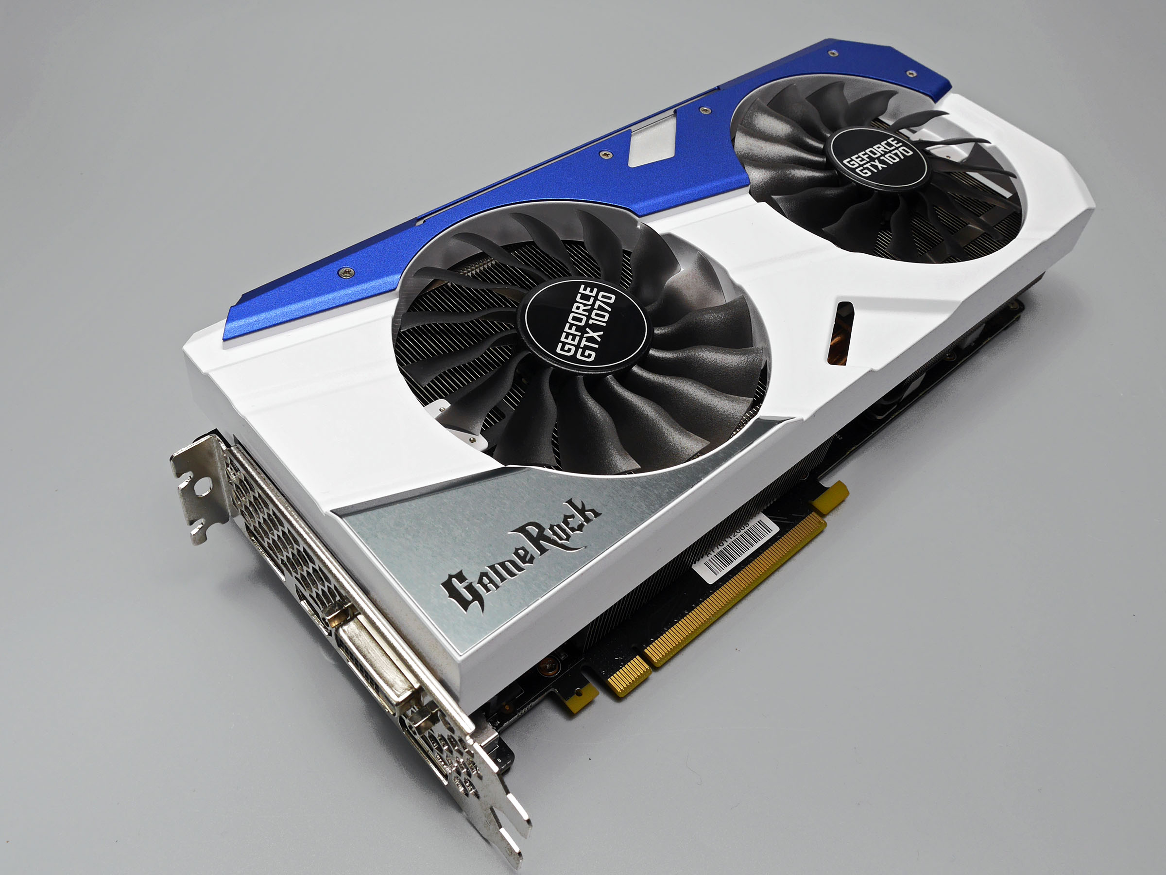 Palit GeForce GTX 1070 デュアルファン搭載モデル