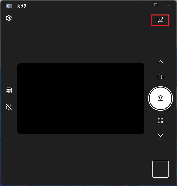 カメラに映像が表示されない場合は、カメラアプリの右上にあるアイコン「カメラの変更」をクリックします。