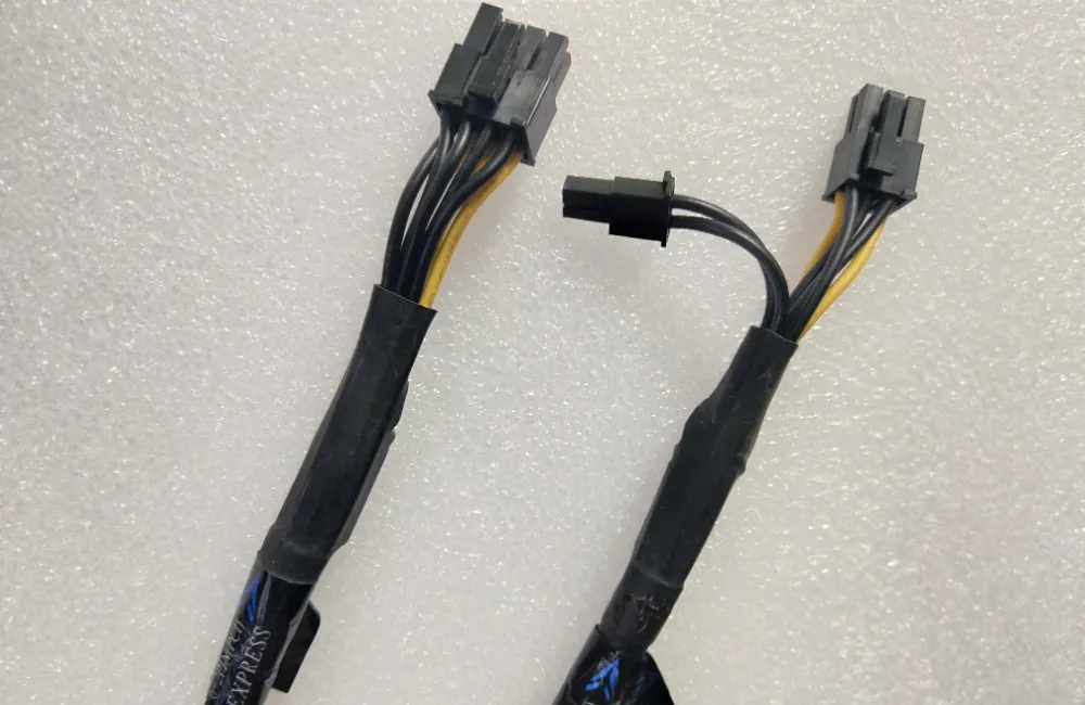 電源ユニットから出ている「PCI-Express電源コネクタ」には「6ピン」のものと「8ピン（6ピン+2ピン）」のものがあり「補助電源」とも呼ばれます。