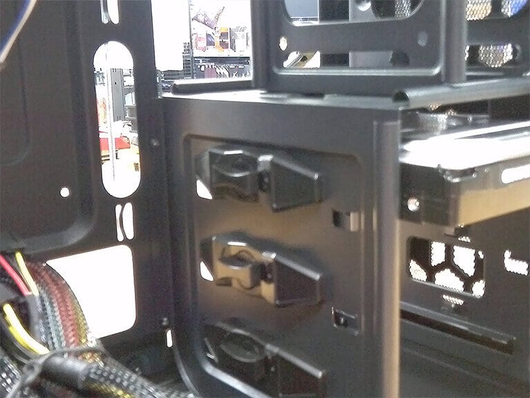 PCケースにHDD取り付け[5]