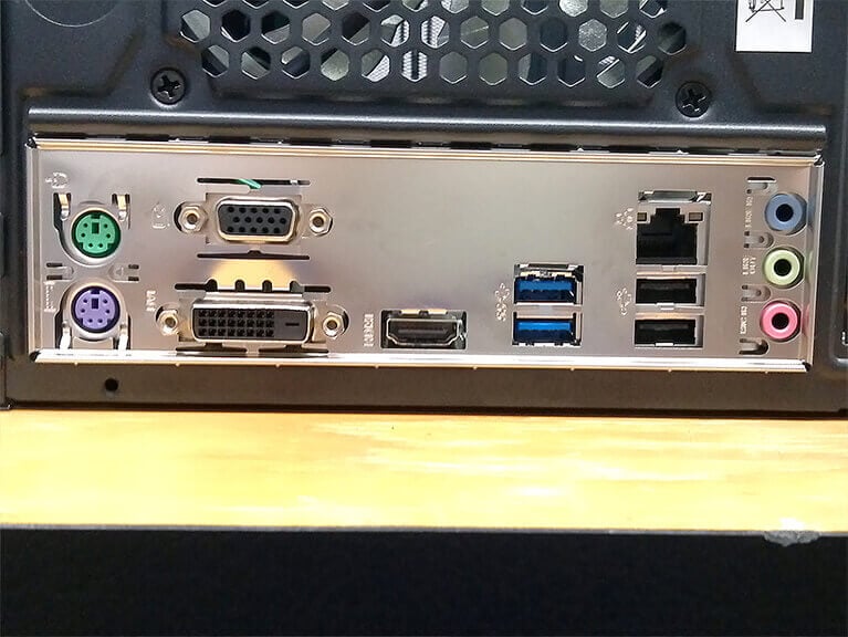 バックパネル。